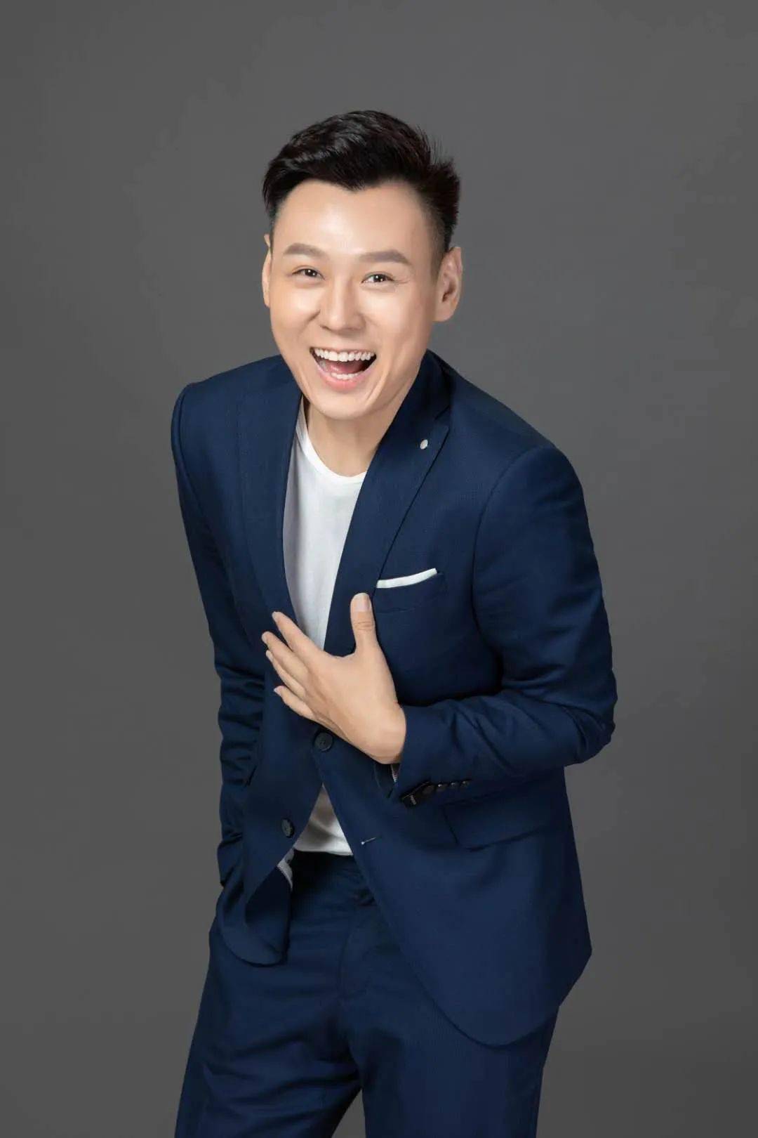 直播特惠 就在现在《嘎讪胡》微信直播首秀 陈靓将邀请 浦东大团供销