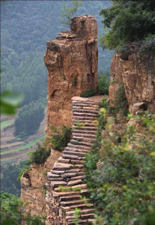 石板沟位于河南林州合涧镇西部山区.