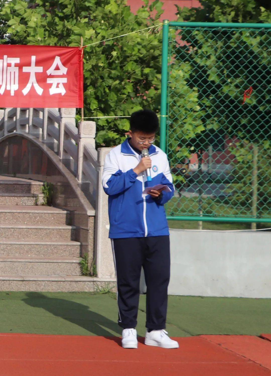 校园资讯青岛国开第二中学举行高一升高二高二升高三誓师大会