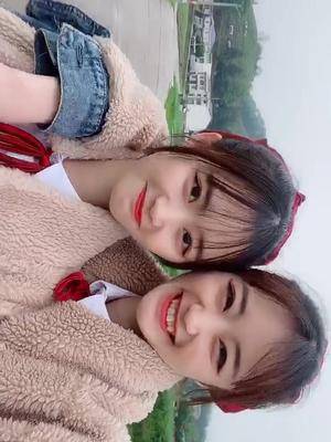 好看的女孩子旁边一定还有一个更好看的闺蜜琪琳仙女儿