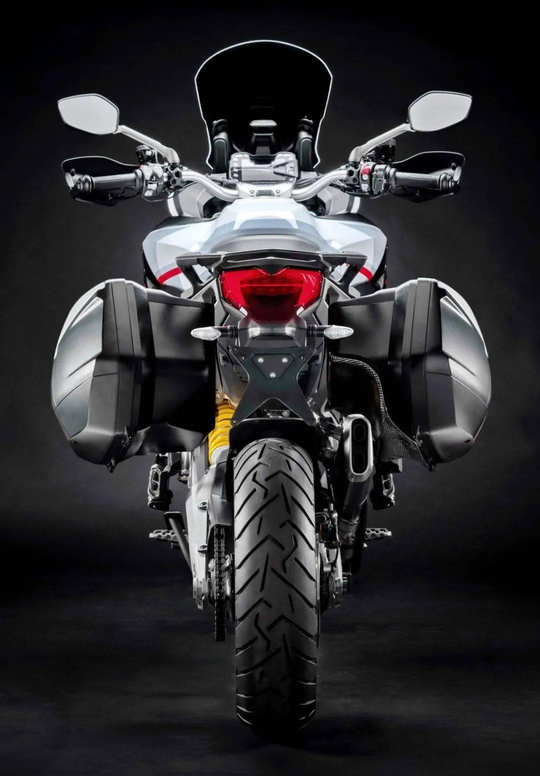 杜卡迪揽途 multistrada 950s gp 白