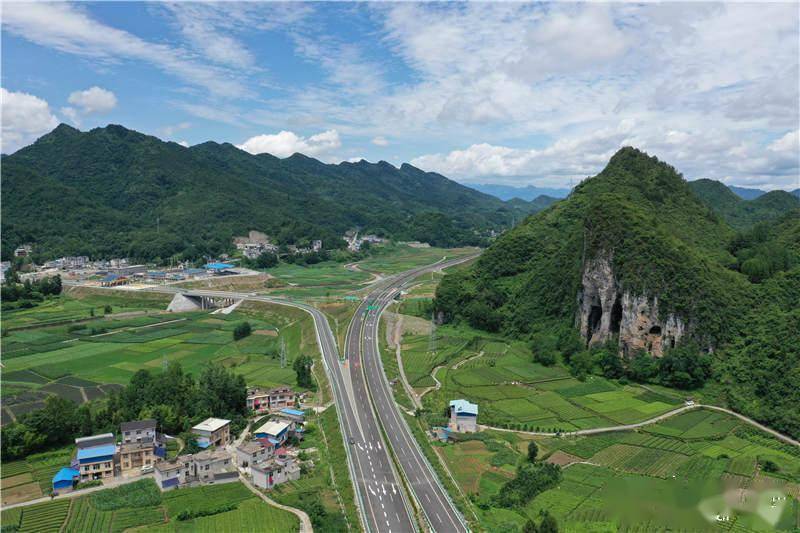 宣鹤建恩高速通车武陵山区再添两条交通大动脉