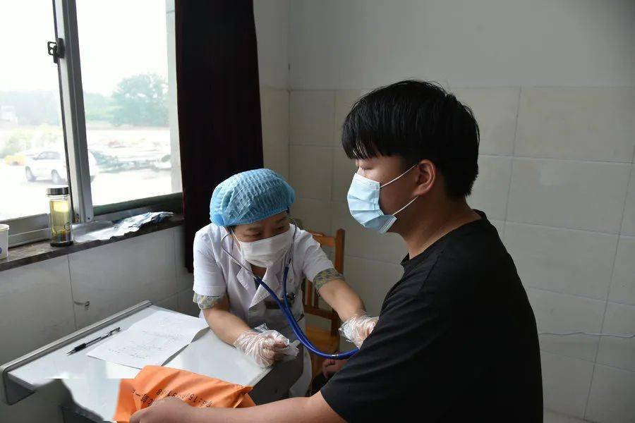 长山镇启动2020年征兵初检工作_体检