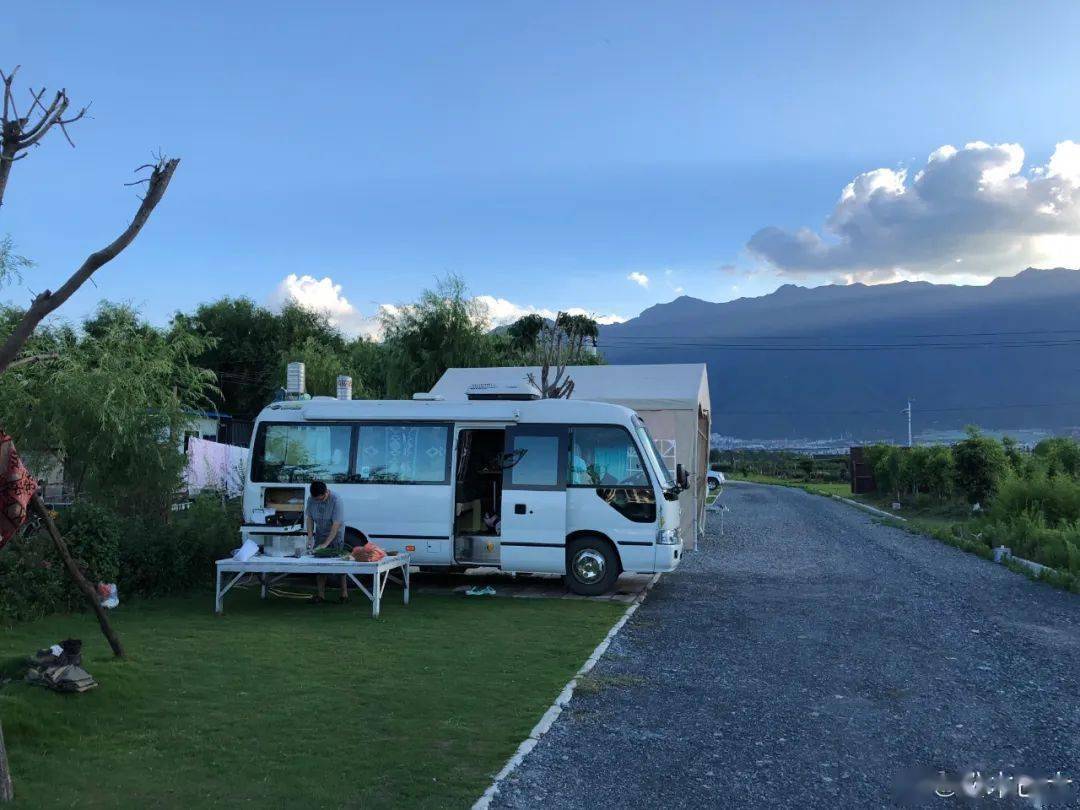 01 家改造一辆车 不比改造一个家容易 房车仅仅12㎡,越小的空间,就越