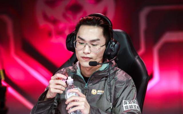 kpl解说黄大仙跳槽斗鱼,拖米又为斗鱼立大功?