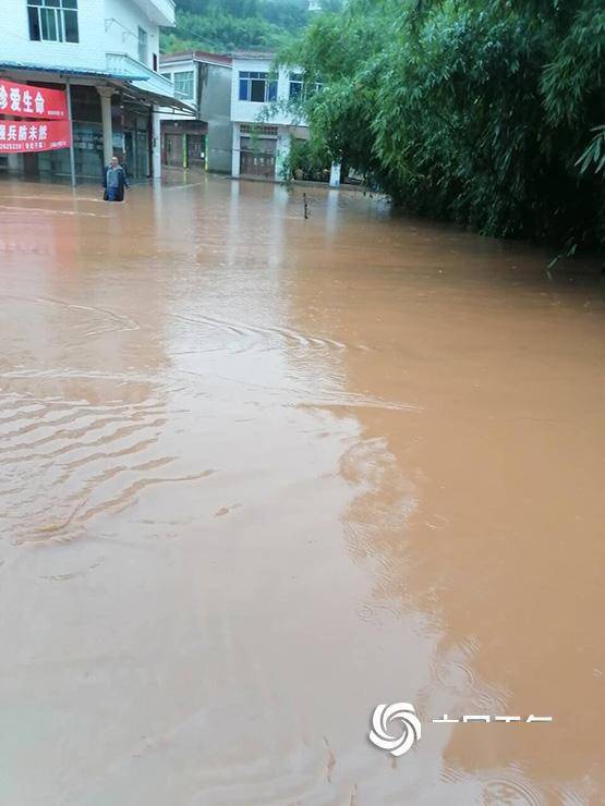 四川宜宾遭遇强降雨内涝严重农田被淹