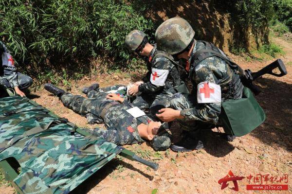 广西贵港武警卫生员集训紧贴实战炼保障先锋