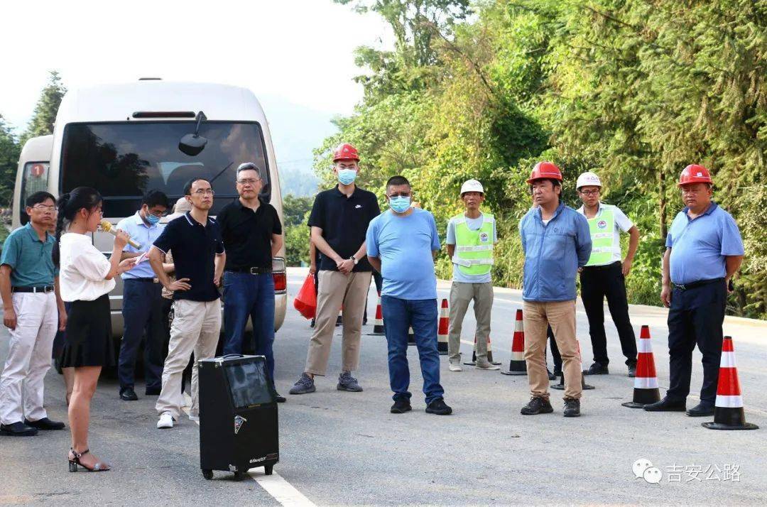 管理局一级调研员王林水,市公路局副局长龙天彪等有关领导陪同检查