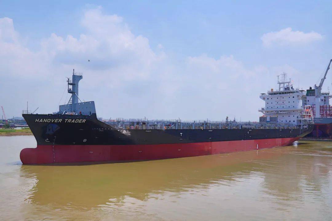 广东中远海运重工顺利完成1750teu集装箱船系列8号船试航