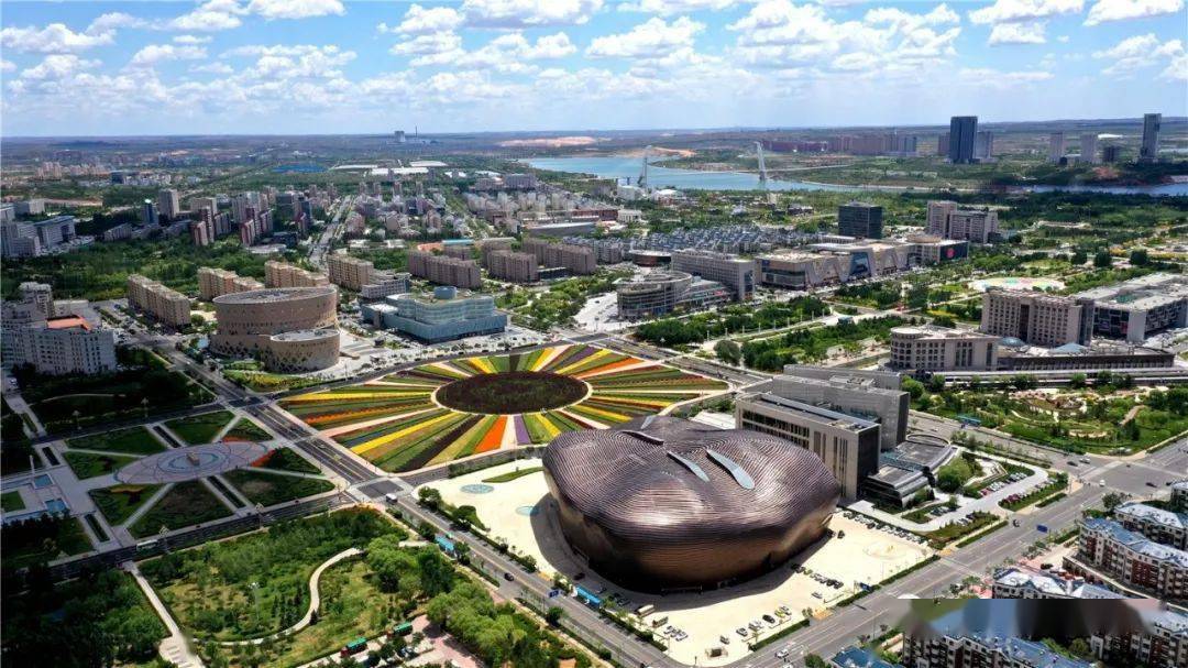 在雨后康巴什拍到的一幕