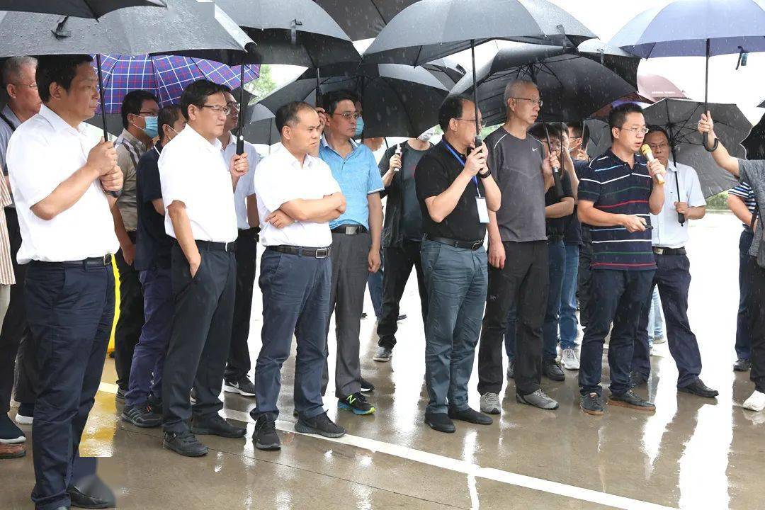 副秘书长吴永宏,江苏省交通运输厅副厅长丁军华,苏州市人民政府副市长