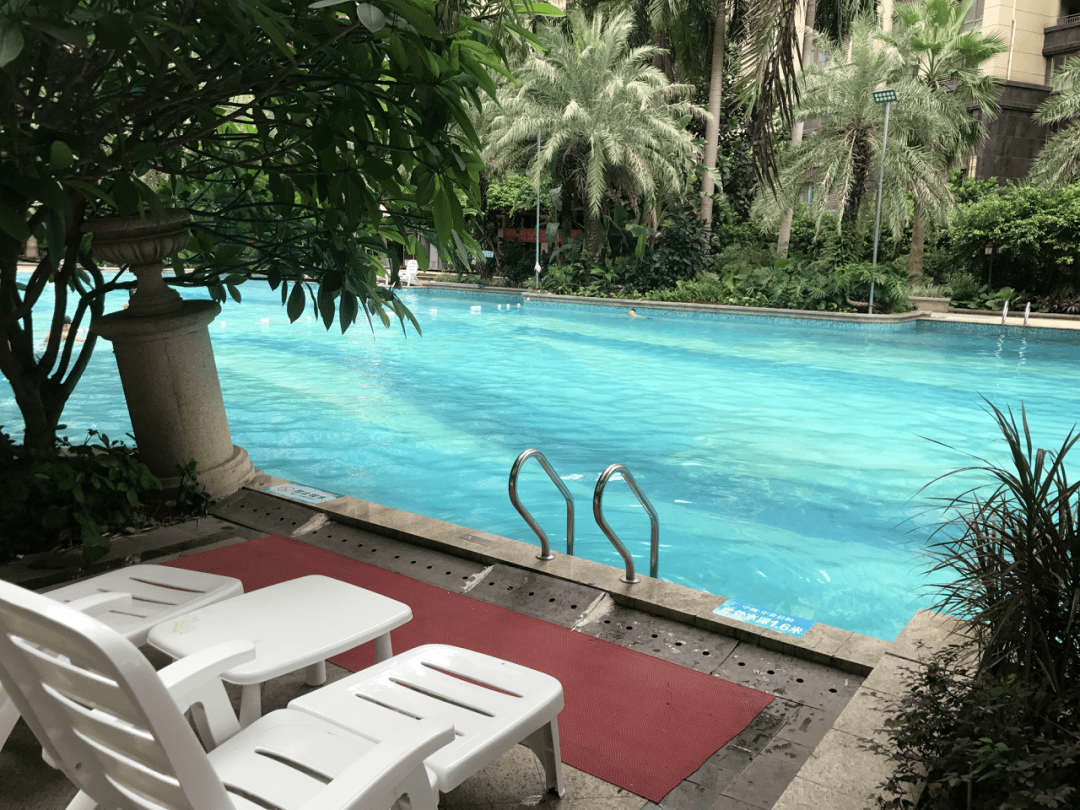 元/30次,月卡:700元/月营业时间:8:00-21:00▼▼▼英豪游泳养生会所04