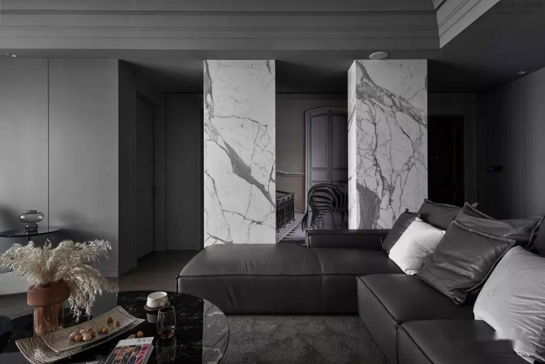 盘点那些被网友吐槽的鱼肚白大理石装饰案例