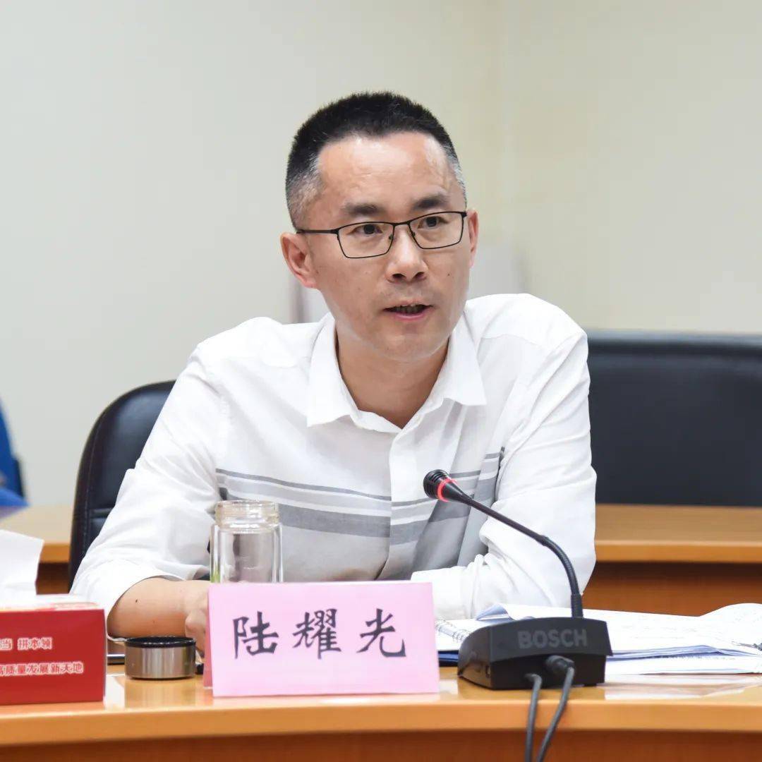 市场监督管理经开区分局局长黄卫东要求各集贸市场明确问题,落实责任