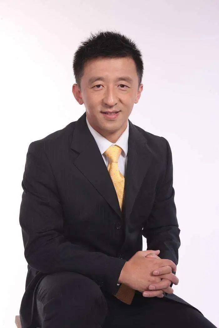 趁着绿地申花的技术总监吴金贵还没有赶赴大连赛区的当口,他和刘越