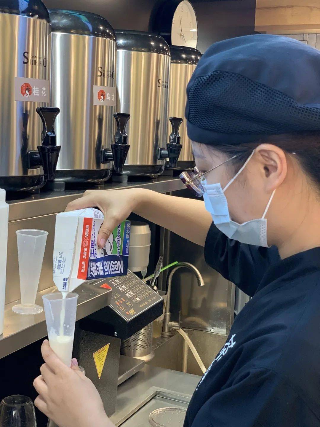 长春桂林路新开家新中式奶茶店高颜值小哥哥小姐姐都去排队了