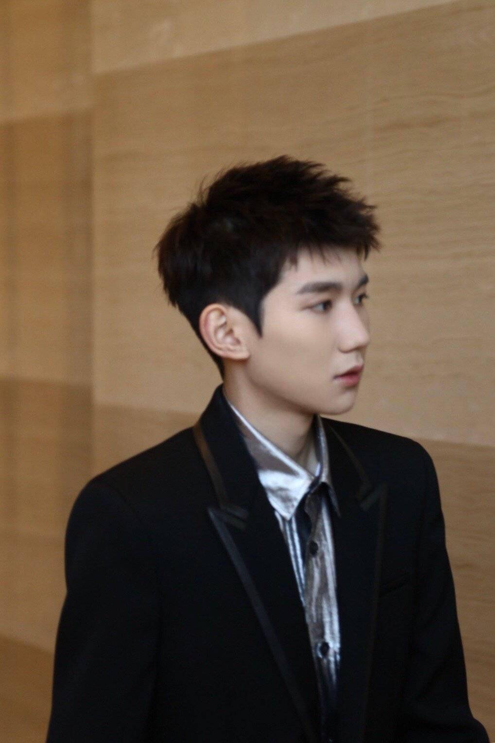 王源媒体生图合集 360度无死角颜值爆表·源来袭