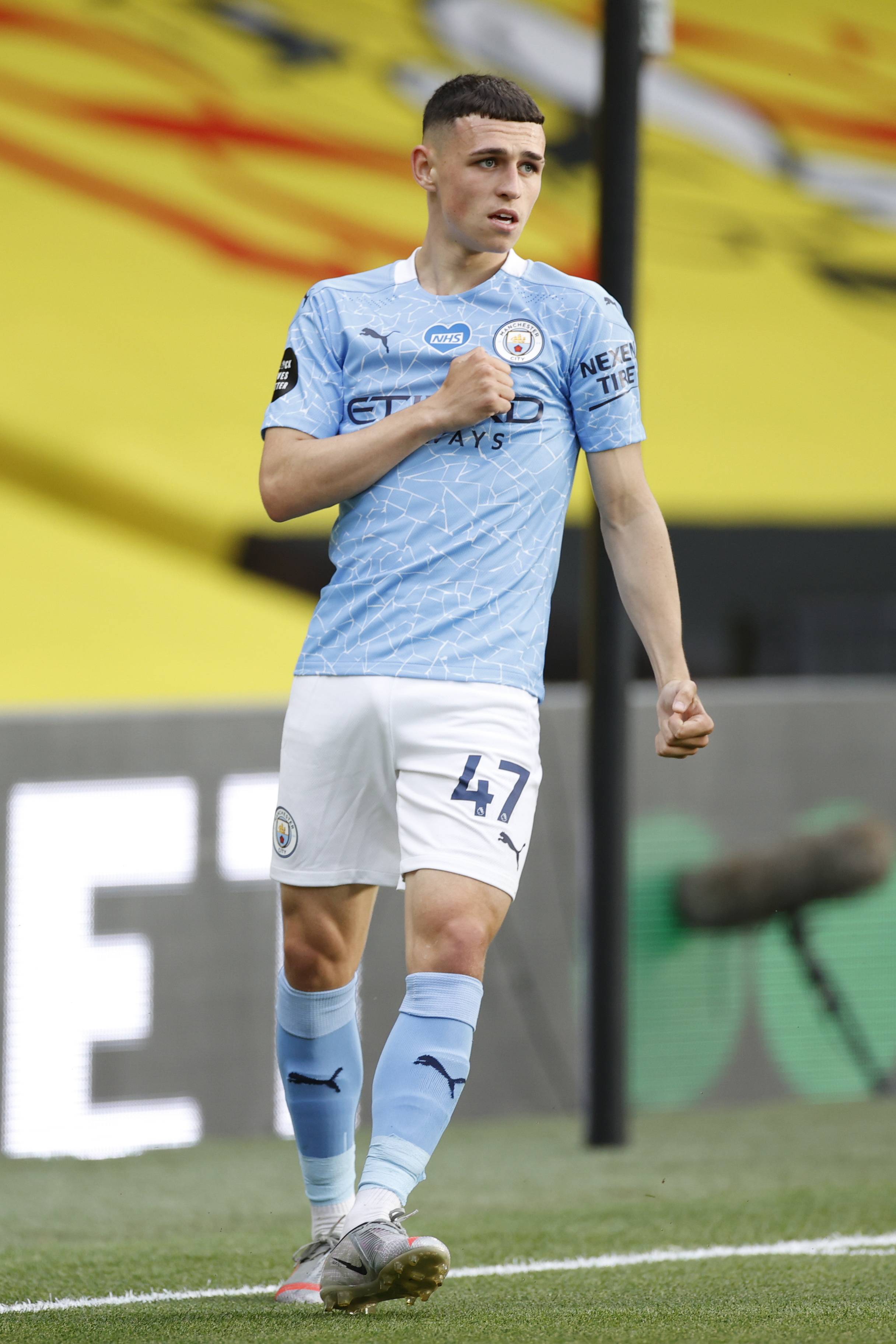 足球——英超联赛:曼城胜沃特福德_球员