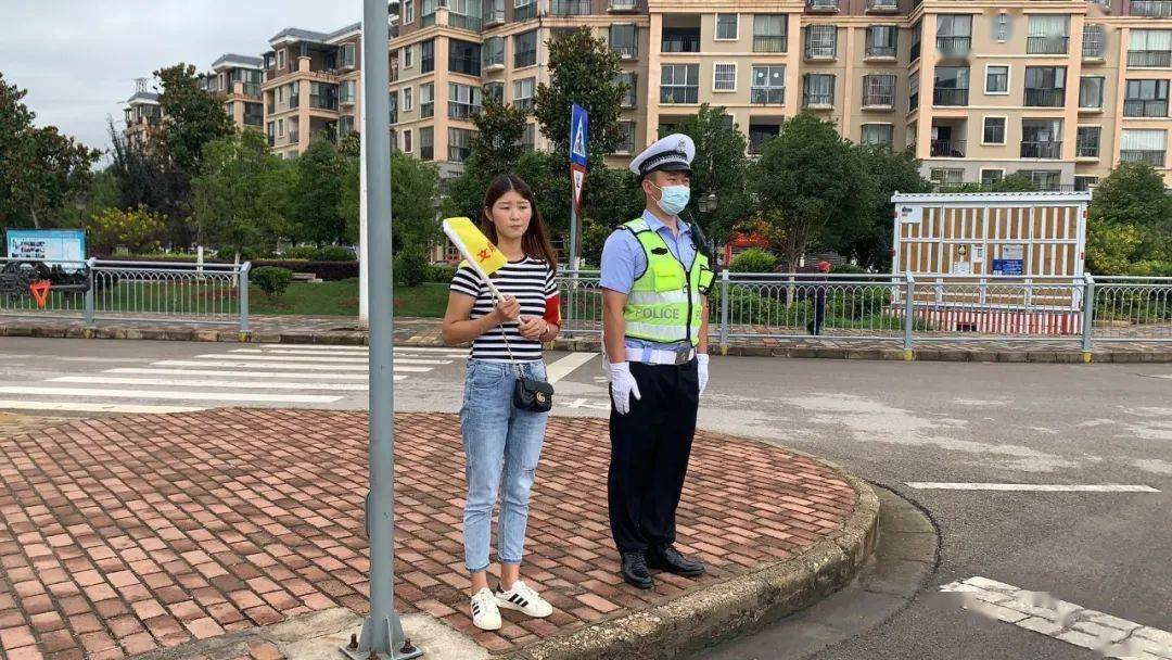 陆良人注意曲靖全市施行考驾照先站岗