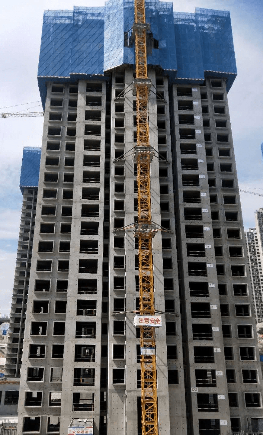 美好渐入"家"境 | 银河国际三期首栋高层荣耀封顶,全城共鉴