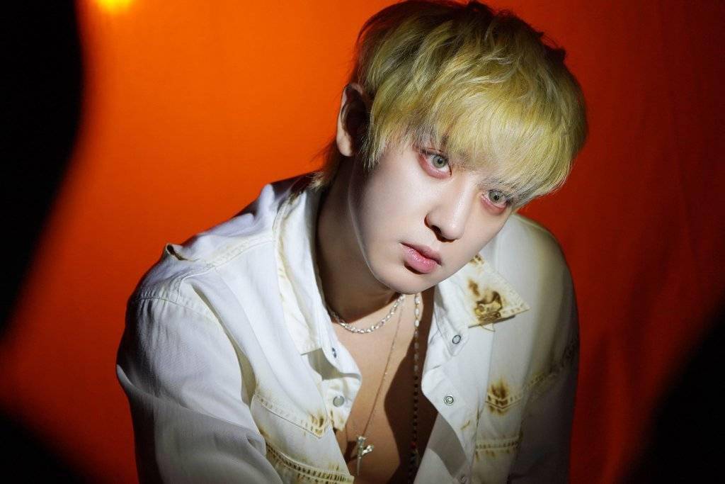 朴灿烈log照片来袭!帅气且魅惑的吸血鬼既视感!