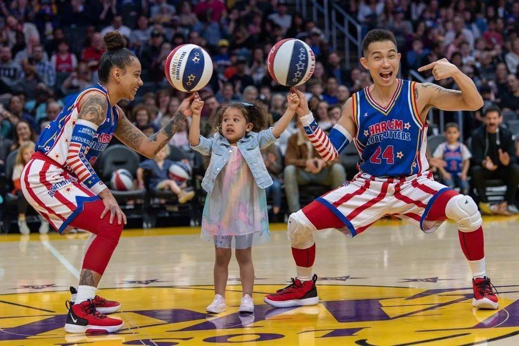 哈林花式篮球队唯一亚洲球员,做起了疫情中的街头"呼叫咖啡"_姜山