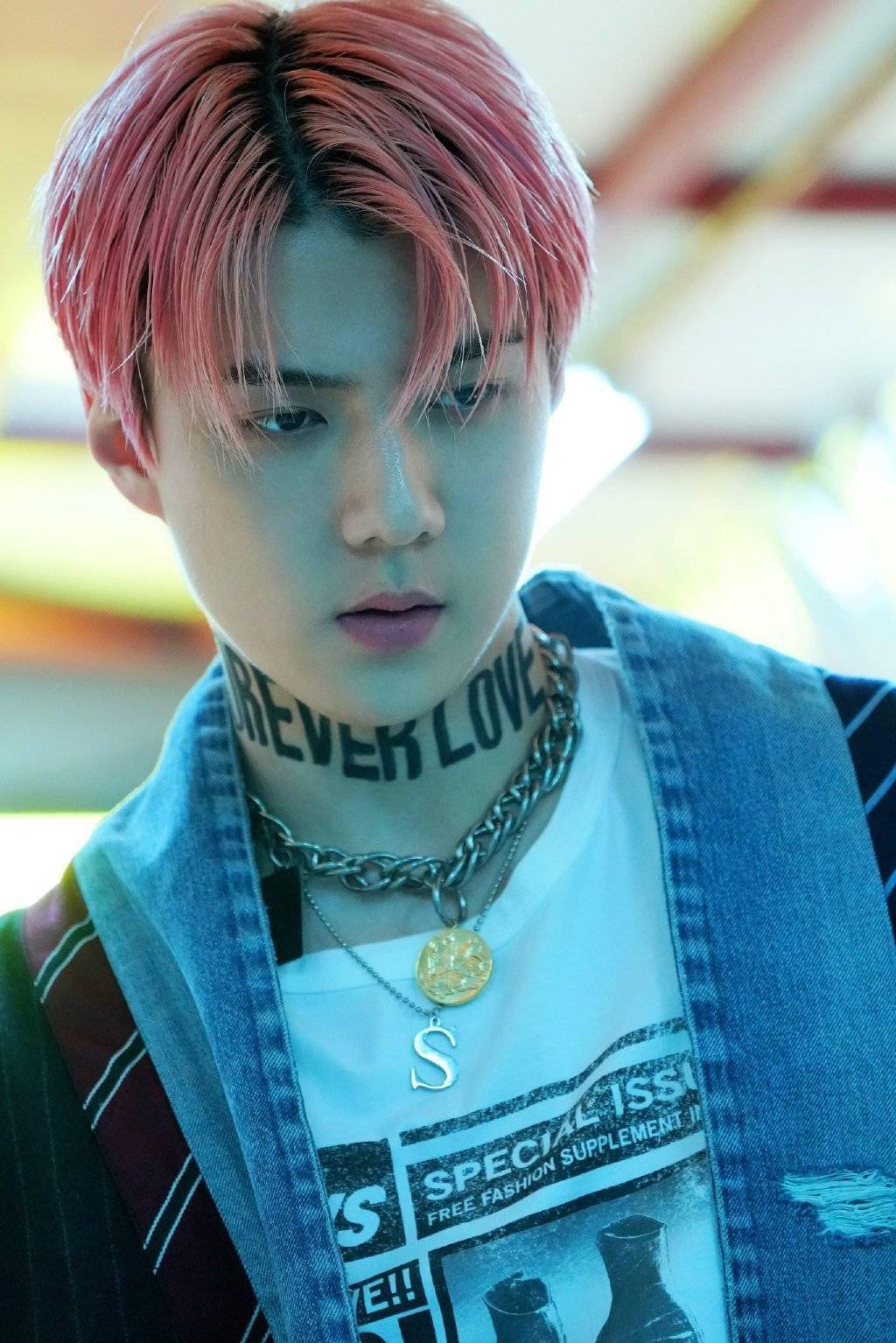 吴世勋log照片来袭!让人无比心动的反差萌瞬间!