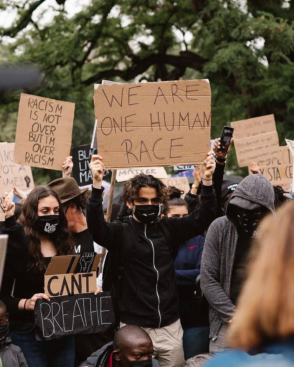 摄影师用镜头为种族平等发声