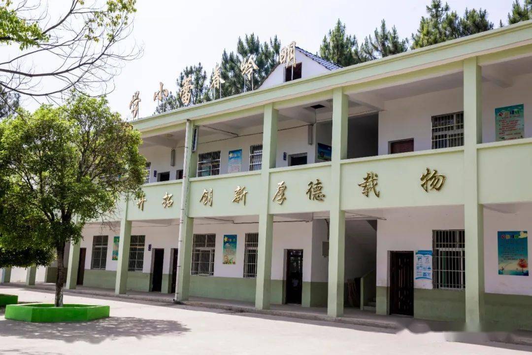 江西都昌太阳村高考再创佳绩2人上一本8人上二本