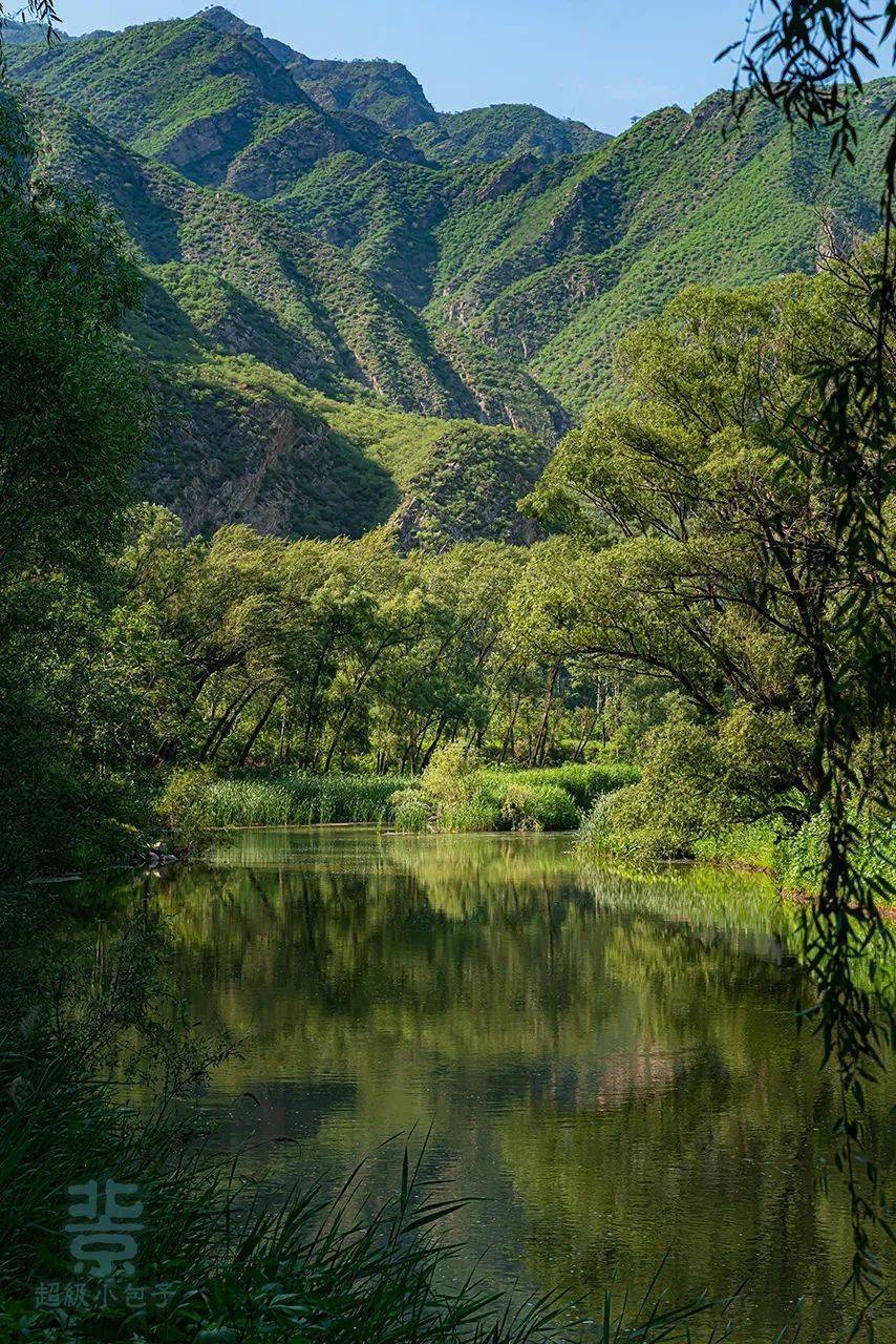 这一段就是著名的幽州大峡谷和离北京最近的挂壁公路了,包包之前曾