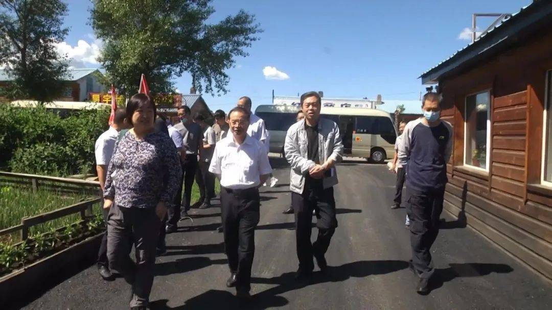 11:54 7月22日上午,国家林业和草原局资源司一级巡视员李志宏一行深入