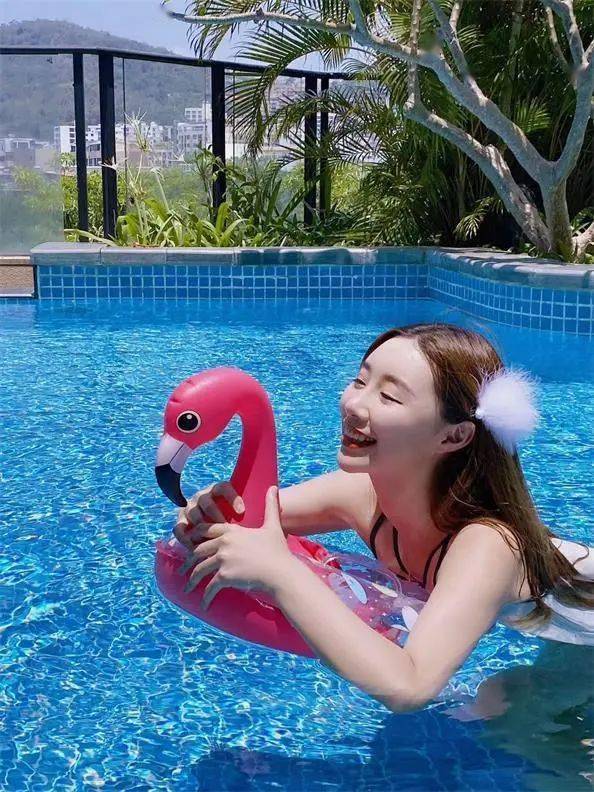这谁顶得住:来自2020chinajoy盛趣游戏showgirl小姐姐的颜值暴击