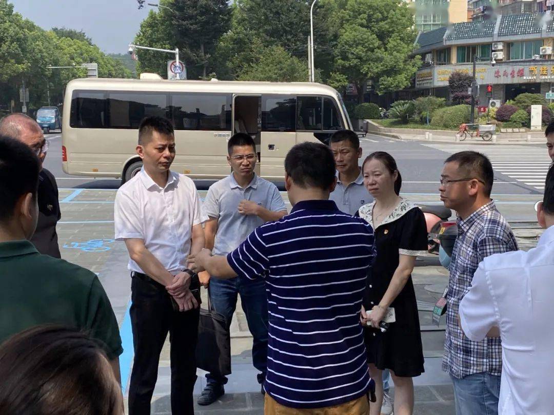 海宁市副市长马明浩到东山公园实地调研噪音扰民问题