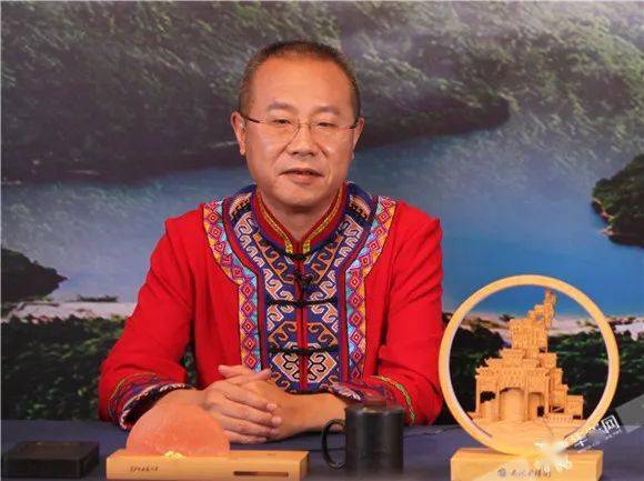 观看量突破2000万余人次,左军县长"时空大挪移"演绎土家风情_石柱