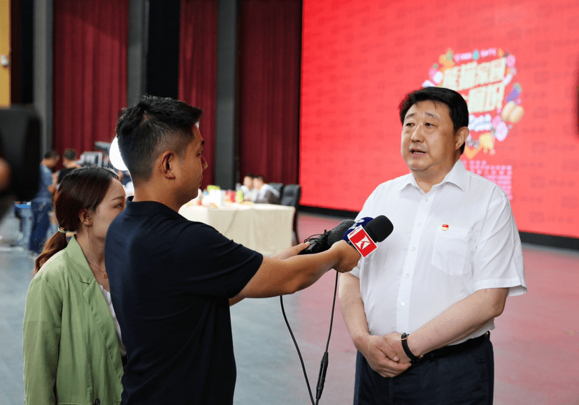 阿坝州长携13县(市)长拼多多直播助农180万网友观看,打造"三区三州"农