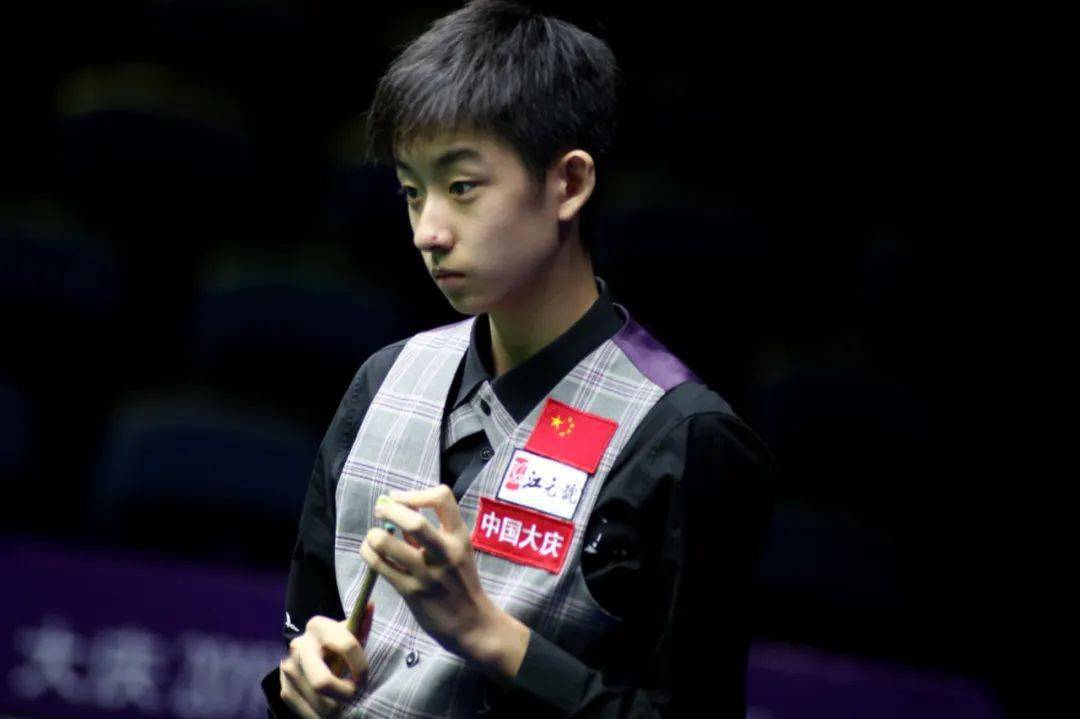 世锦赛资格赛吴宜泽晋级陈飞龙出局最强司仪单场3杆破百有望拿下单杆