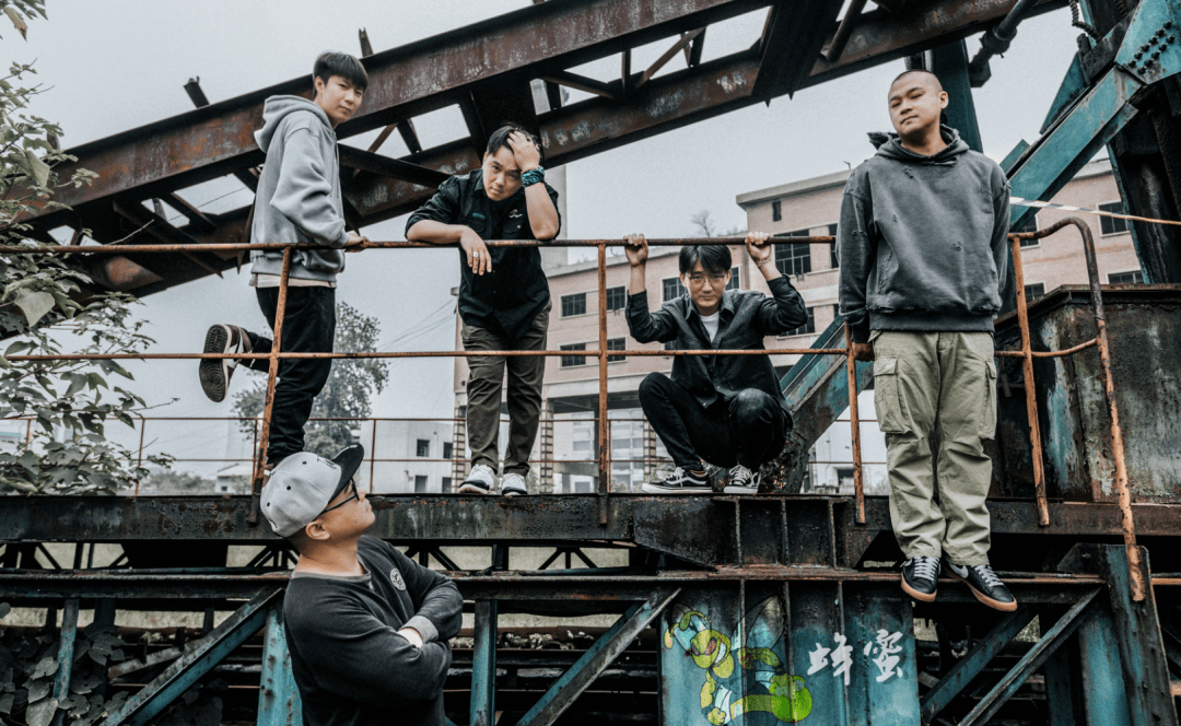 萨满乐队夏日入侵企画云台山电音节首个摇滚之夜热浪来袭