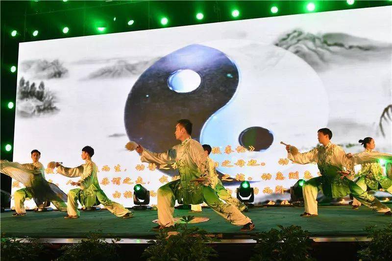 早练太极晚练气功功力成倍提高