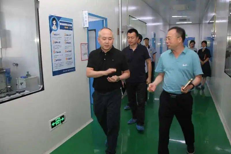 区委常委常务副区长罗进飞调研全区科技创新工作情况