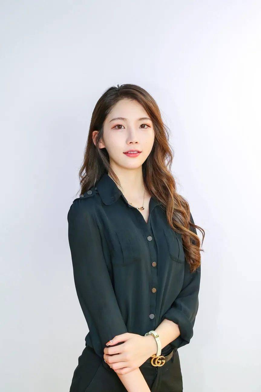 百万网红周周没有天生的锦鲤只有努力的咸鱼