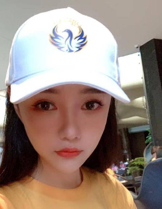 和平精英:柔柔客串难言直播间,绯闻情侣终于合体直播