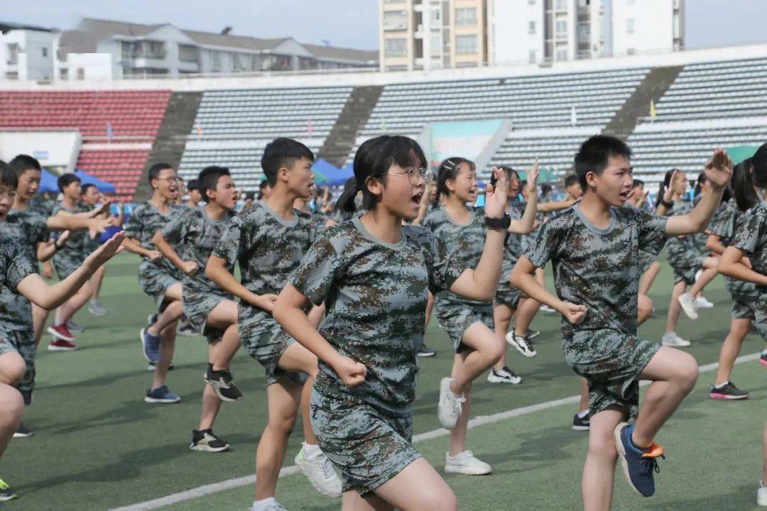 潼南实验中学校服图片图片