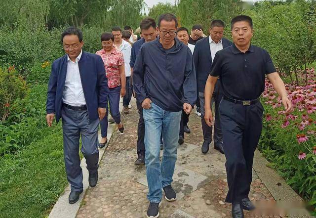 新东方教育科技集团创始人,董事长俞敏洪一行来张掖市考察文化旅游