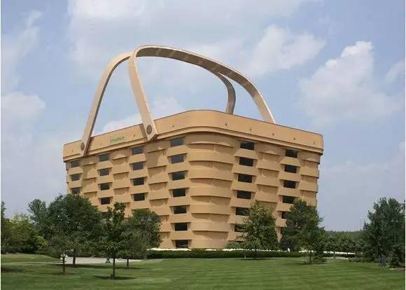 估计经常去菜市场逛逛的老爷爷老奶奶肯定很喜欢这座菜篮子造型的房子