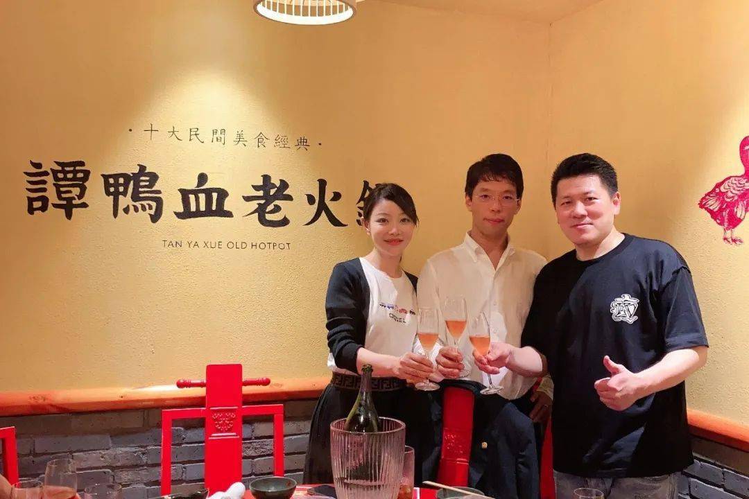 话题:中国网红餐饮品牌进军日本 "谭鸭血老火锅"东京店正式开业