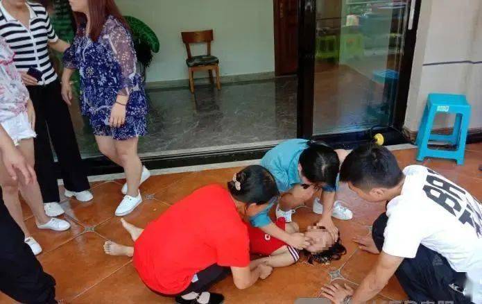 贵州丨危急6岁女孩景区溺水昏迷瞳孔散大四肢苍白