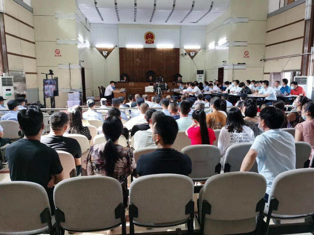 领导 参加黑社会性质组织罪一案 庭审全景图 组织,领导者刘某友被判处
