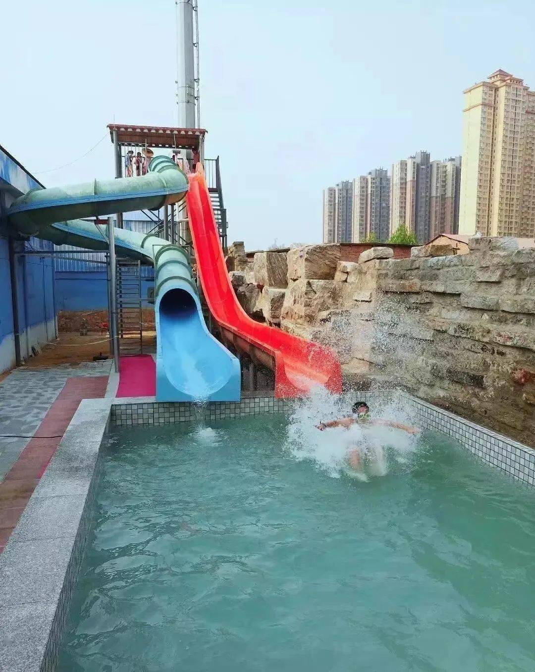 不是一个完整的夏天这个夏天就要浪浪浪七彩圈高空滑梯沙滩浪漫之
