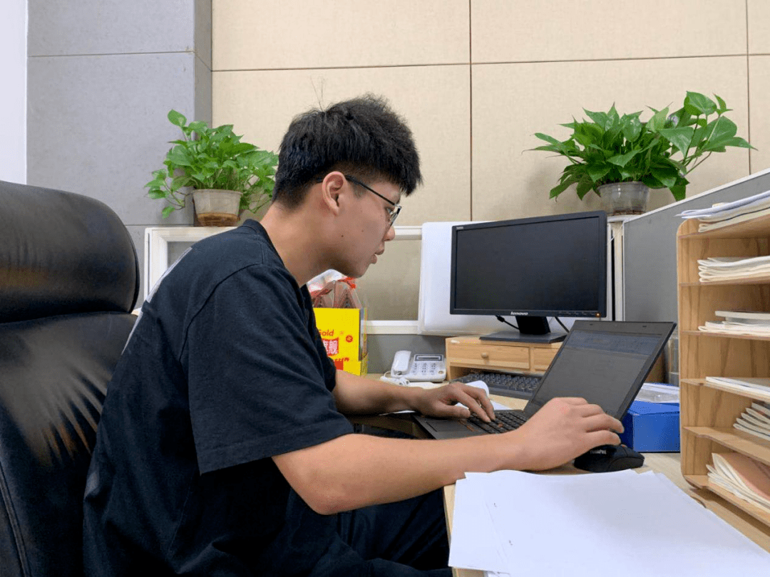 青春须早为岂能长少年暑期大学生三进实习生上岗啦