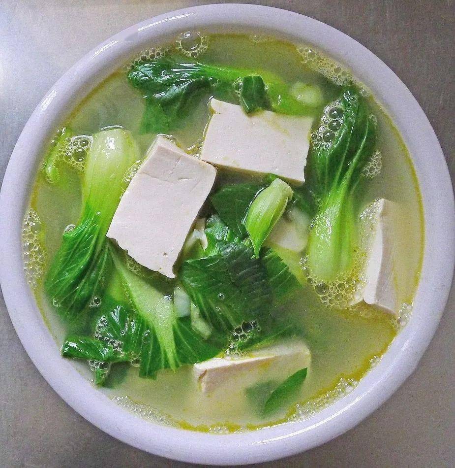 早餐午餐米饭(优贝托育班为软饭)红烧鸡腿 肉末节瓜丁筒骨生菜豆腐汤